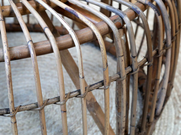 Fonott rattan kisasztal