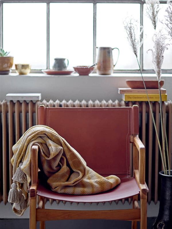 Skandináv tikfa nappali szék bőr ülőfelülettel skandináv elegancia