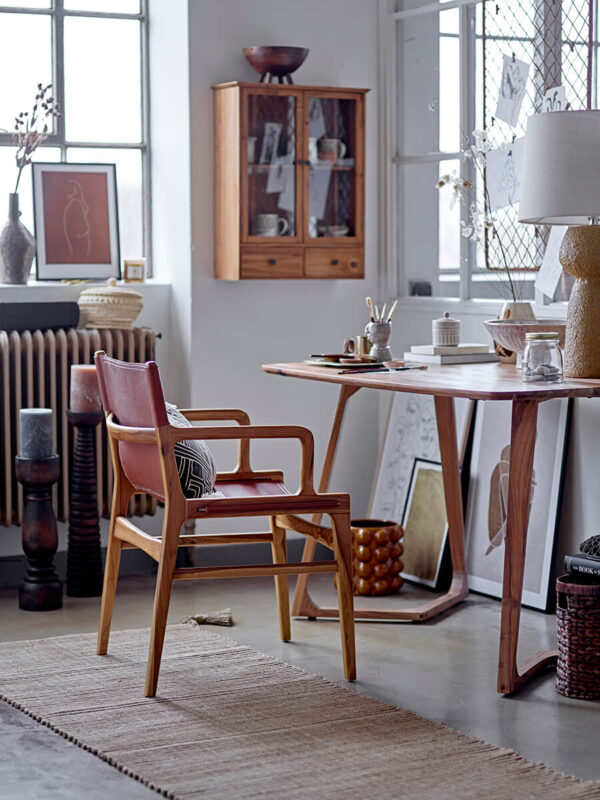 Skandináv tikfa nappali szék bőr ülőfelülettel skandináv elegancia