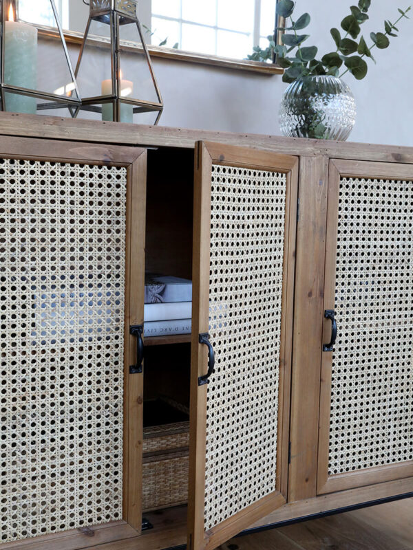 Fenyő komód rattan betéttel shabby chic hangulat