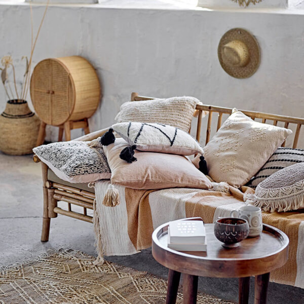 Kör alakú mangófa kisasztal skandináv stílus mangó fa asztal