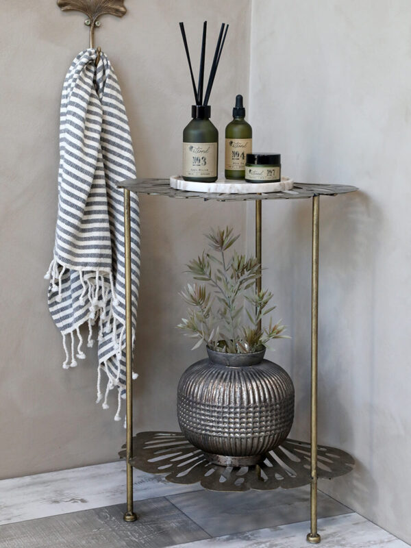 Bronz lerakóasztal levél formájú asztallappal shabby chic
