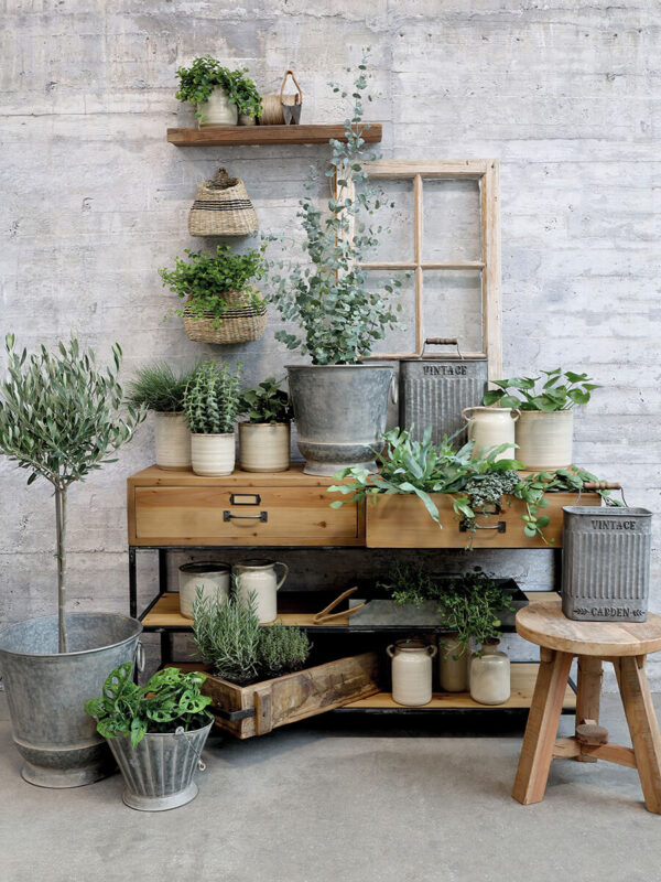 Fenyő konzolasztal fiókokkal és polccal shabby chic