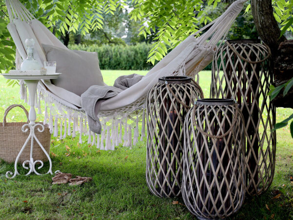 Kör alakú kerti asztal shabby chic