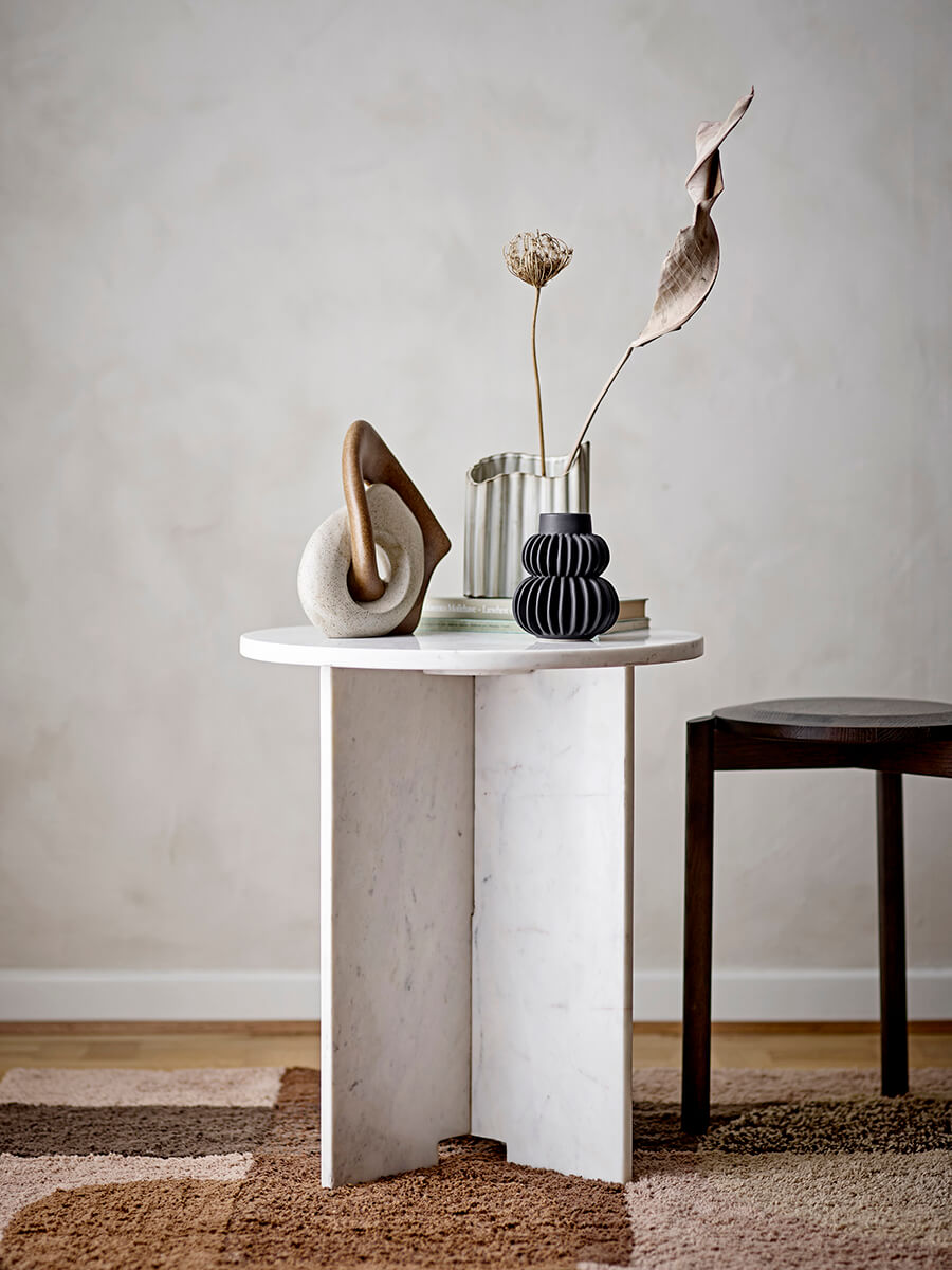 Fehér márvány kisasztal modern skandináv design