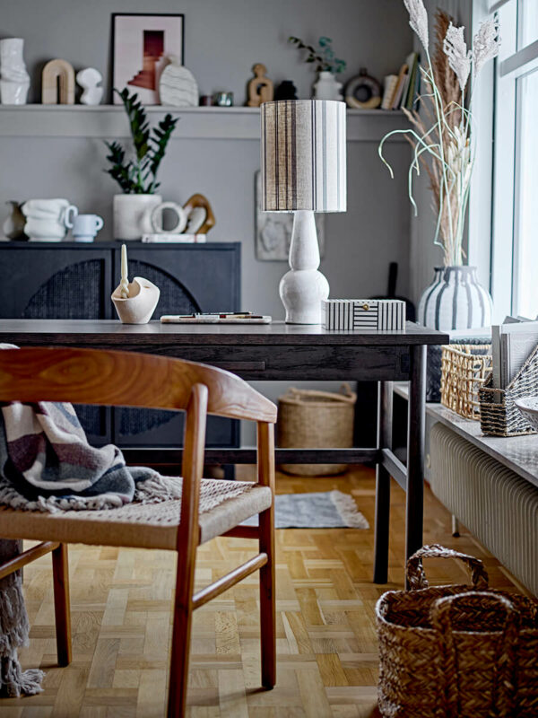 Kőkerámia asztali lámpa natúr színben skandináv design