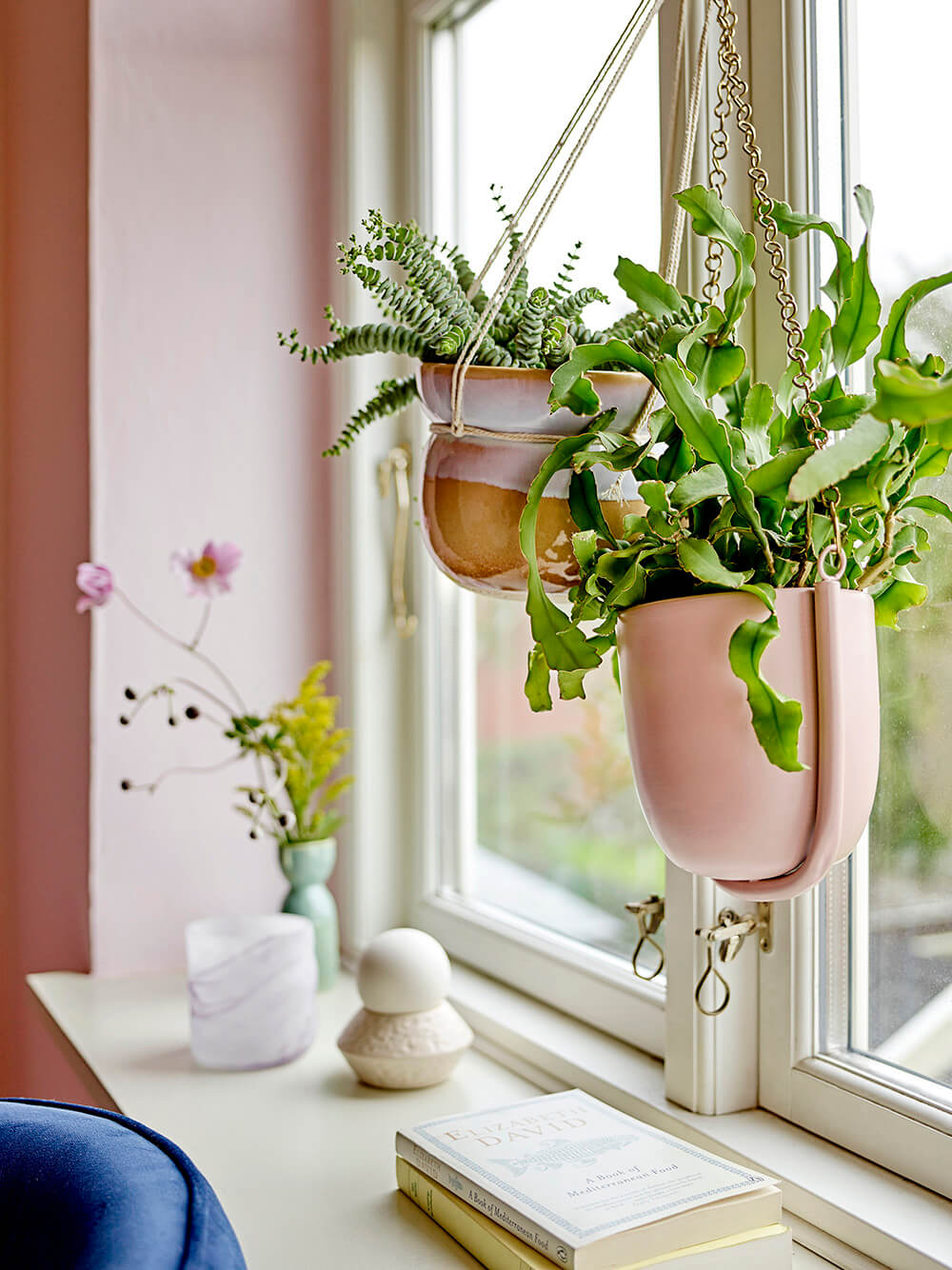 nyári dekoráció friss növényekkel