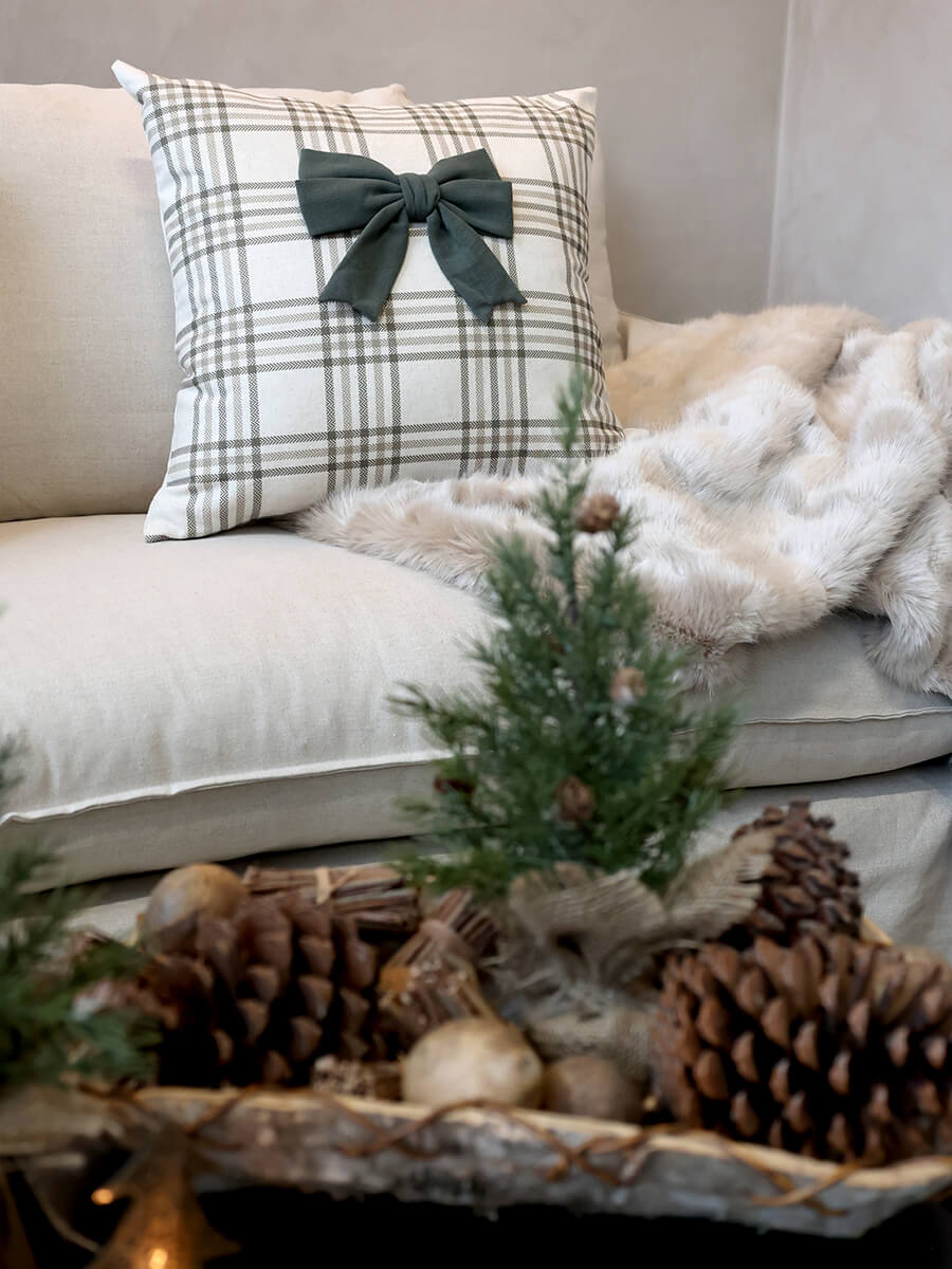 Tegyünk puha takarókat és párnákat a nappaliba a meghitt estékhez