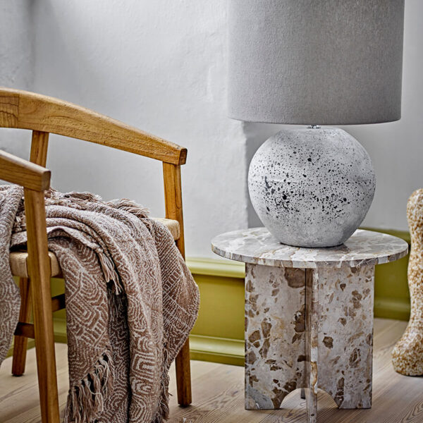 Kerámia asztali lámpa vászon búrával skandináv stílusban a dán Bloomingville-től