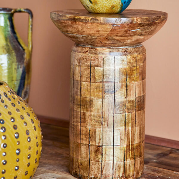 Mangófa kisasztal skandináv stílusban a dán Bloomingville-től