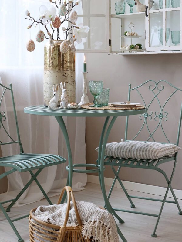 Menta zöld kerti asztal szett két székkel vintage fémből Chic Antique
