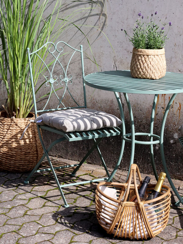 Menta zöld kerti asztal szett két székkel vintage fémből Chic Antique