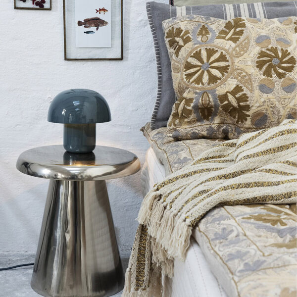 Acélszürke zománcozott kisasztal