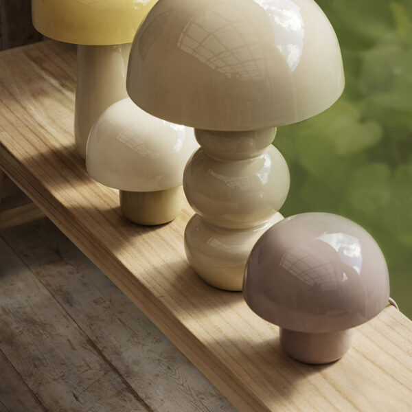 Bézs zománcozott asztali lámpa