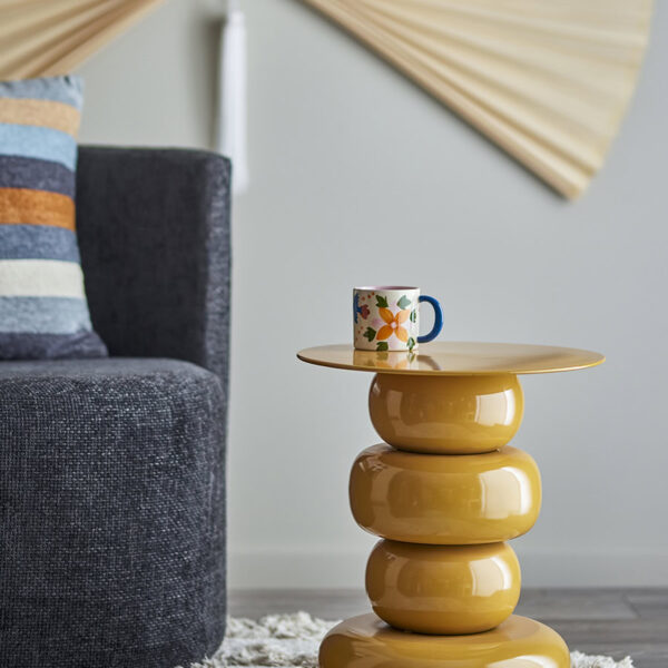 Olonne sárga fém lerakóasztal